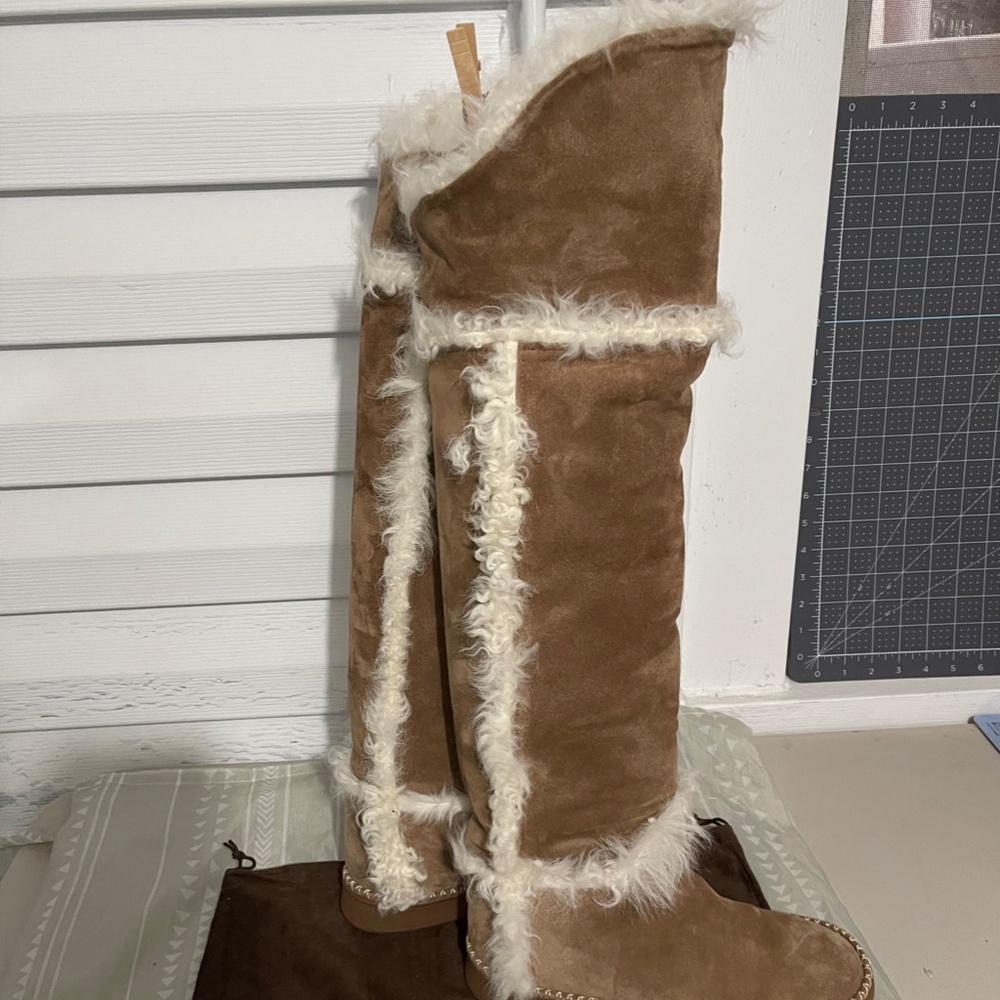 boots - Picture 3 of 6